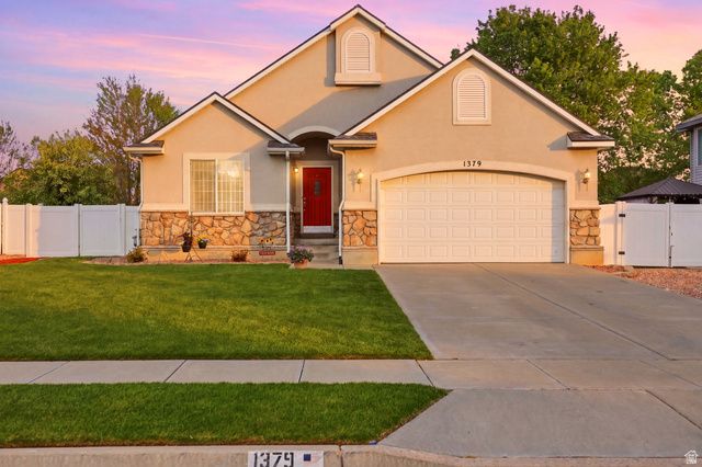 1379 N 2530 W, Clinton, UT 84015