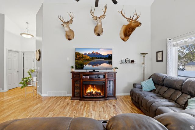 1379 N 2530 W, Clinton, UT 84015