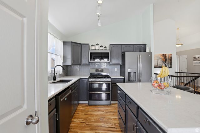 1379 N 2530 W, Clinton, UT 84015