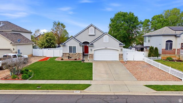 1379 N 2530 W, Clinton, UT 84015