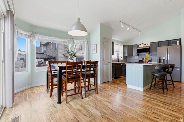1379 N 2530 W, Clinton, UT 84015