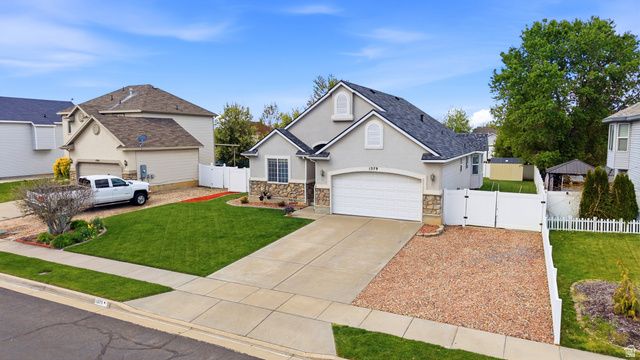 1379 N 2530 W, Clinton, UT 84015