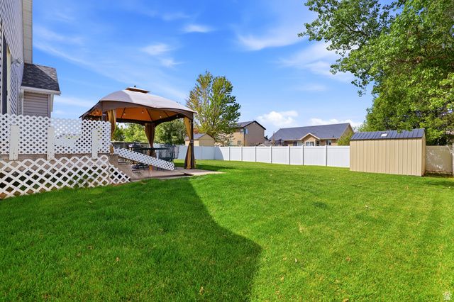 1379 N 2530 W, Clinton, UT 84015