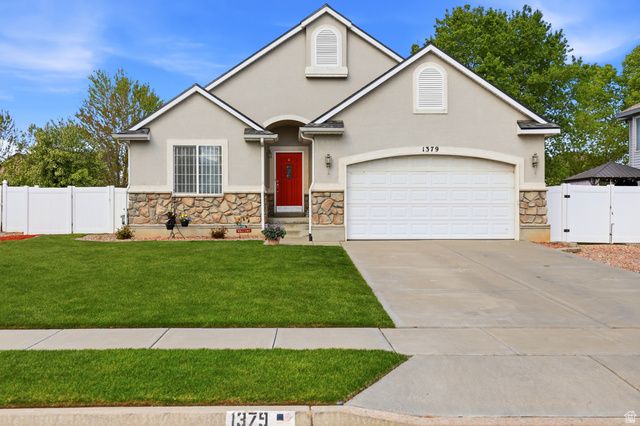 1379 N 2530 W, Clinton, UT 84015