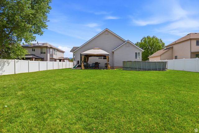 1379 N 2530 W, Clinton, UT 84015