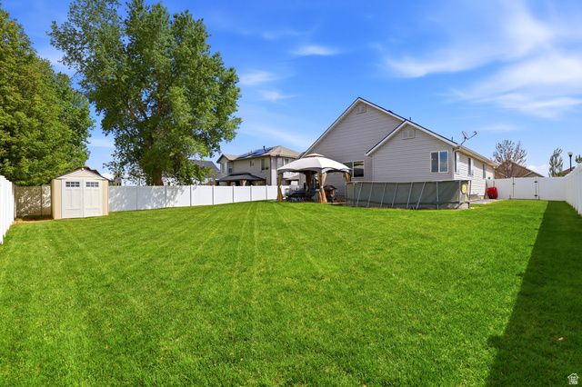 1379 N 2530 W, Clinton, UT 84015