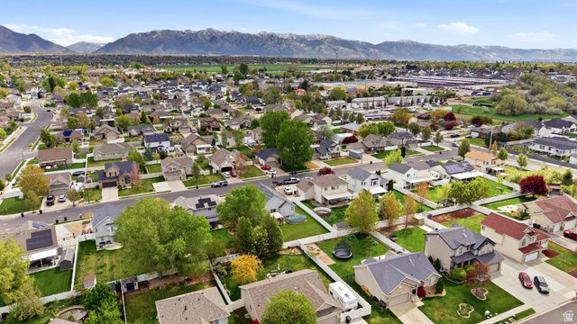 1379 N 2530 W, Clinton, UT 84015