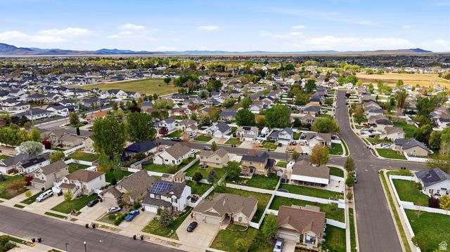 1379 N 2530 W, Clinton, UT 84015