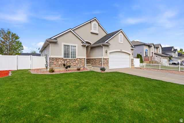 1379 N 2530 W, Clinton, UT 84015