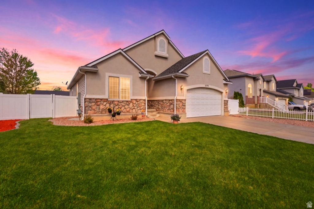 1379 N 2530 W, Clinton, UT 84015