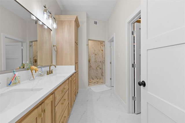 630 & 610 S Railroad Avenue, Shepherd, TX 77371