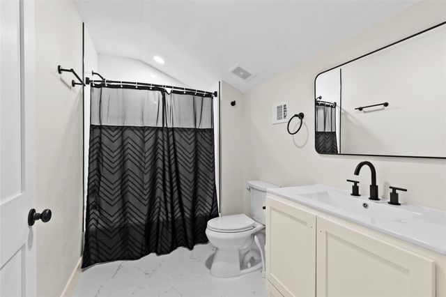 630 & 610 S Railroad Avenue, Shepherd, TX 77371