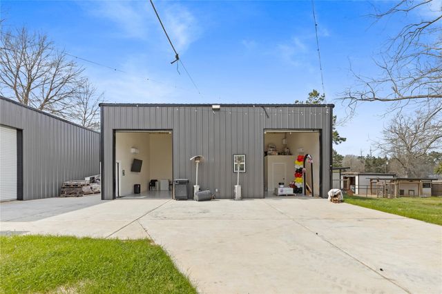 630 & 610 S Railroad Avenue, Shepherd, TX 77371
