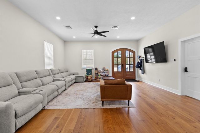 630 & 610 S Railroad Avenue, Shepherd, TX 77371