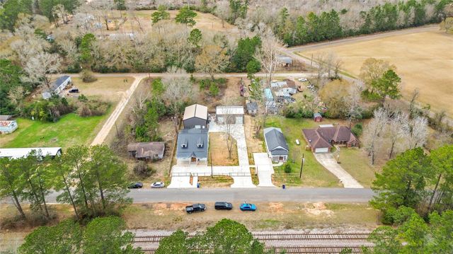 630 & 610 S Railroad Avenue, Shepherd, TX 77371