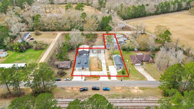 630 & 610 S Railroad Avenue, Shepherd, TX 77371
