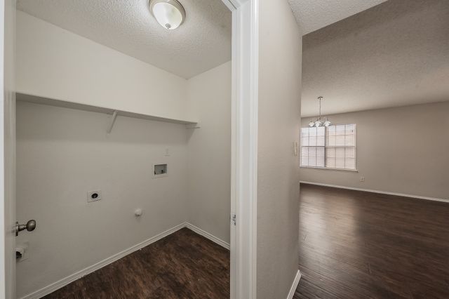 421 Sims Drive, Cedar Hill, TX 75104