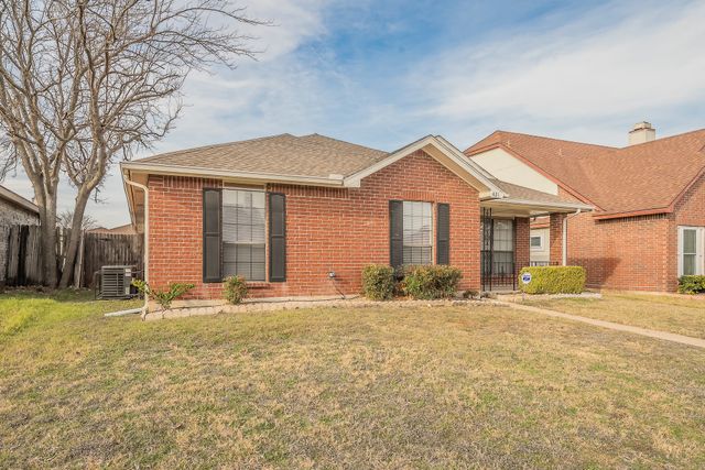 421 Sims Drive, Cedar Hill, TX 75104