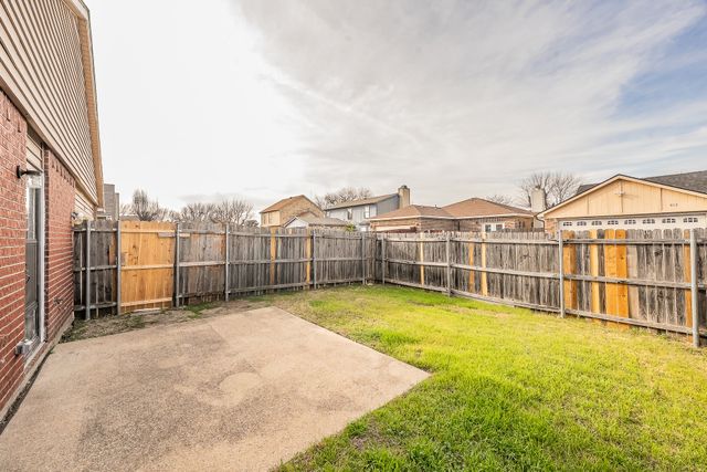 421 Sims Drive, Cedar Hill, TX 75104