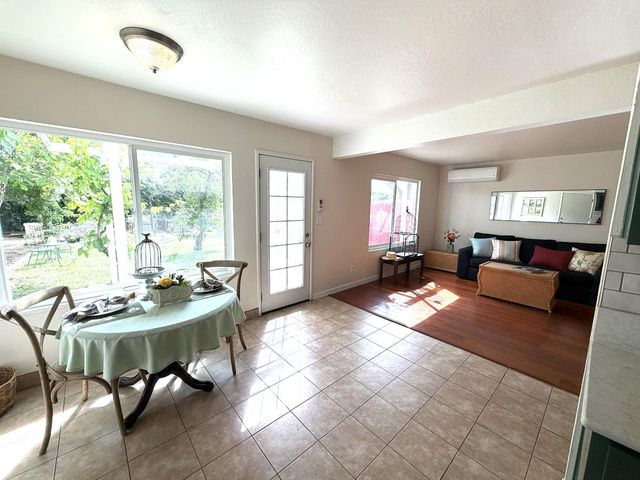 938 snyder, Davis, CA 95616