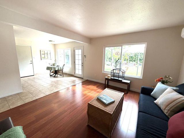 938 snyder, Davis, CA 95616