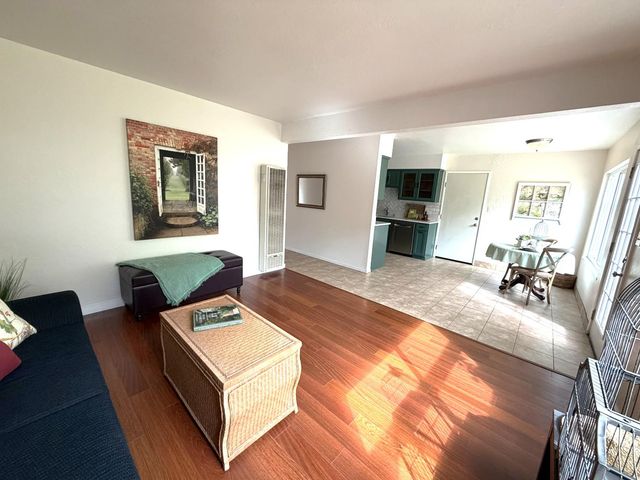 938 snyder, Davis, CA 95616