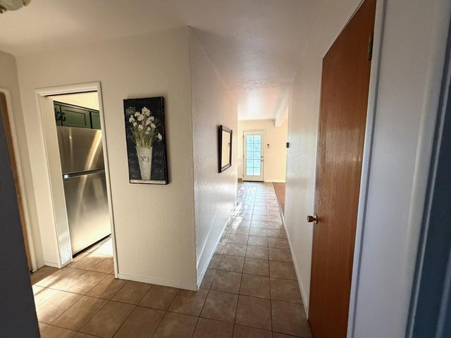 938 snyder, Davis, CA 95616