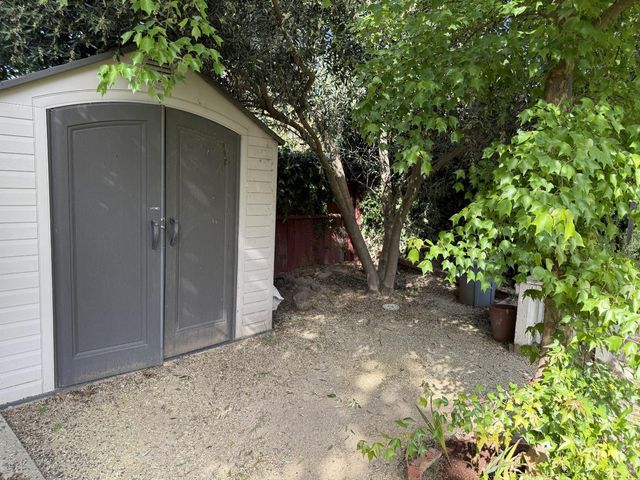 938 snyder, Davis, CA 95616