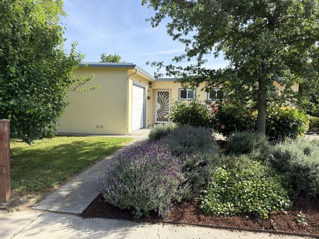 938 snyder, Davis, CA 95616