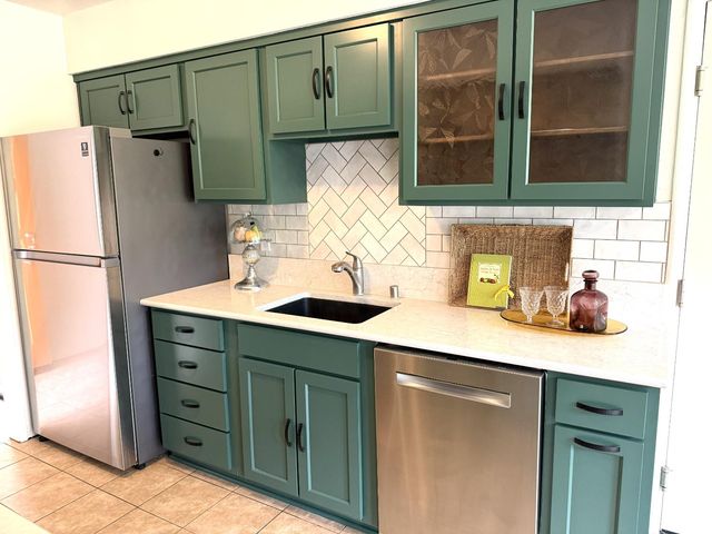 938 snyder, Davis, CA 95616