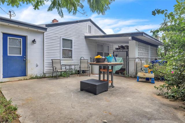 2055 WALTMAN STREET, Fort Myers, FL 33901