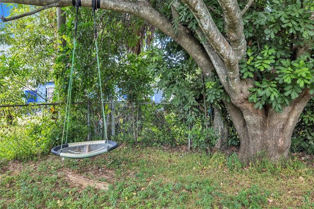 2055 WALTMAN STREET, Fort Myers, FL 33901