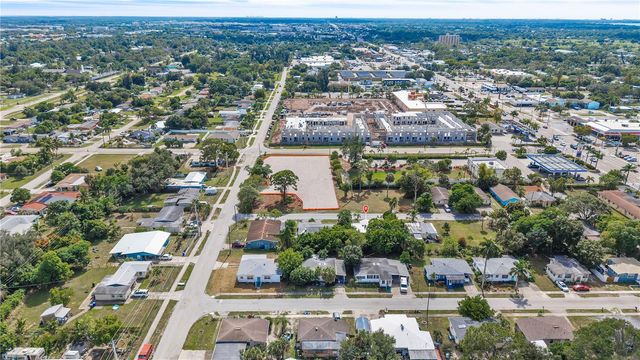 2055 WALTMAN STREET, Fort Myers, FL 33901