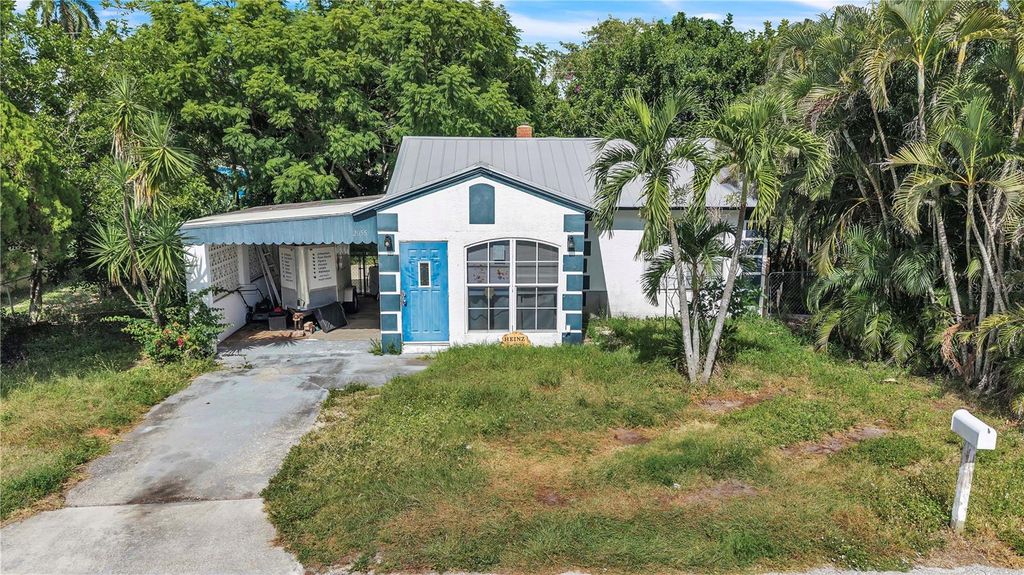 2055 WALTMAN STREET, Fort Myers, FL 33901