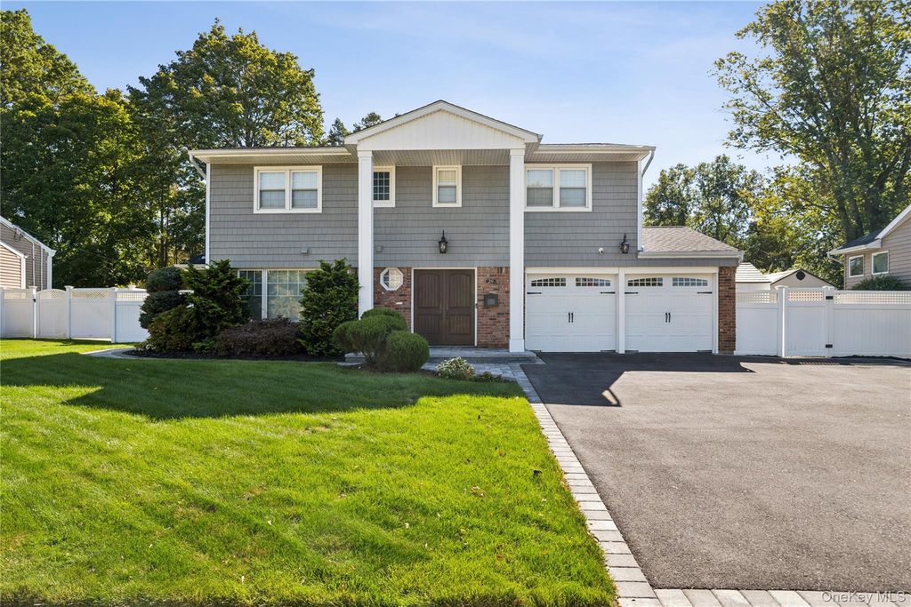 29 Voorhis Drive, Old Bethpage, NY 11804 — photo 2