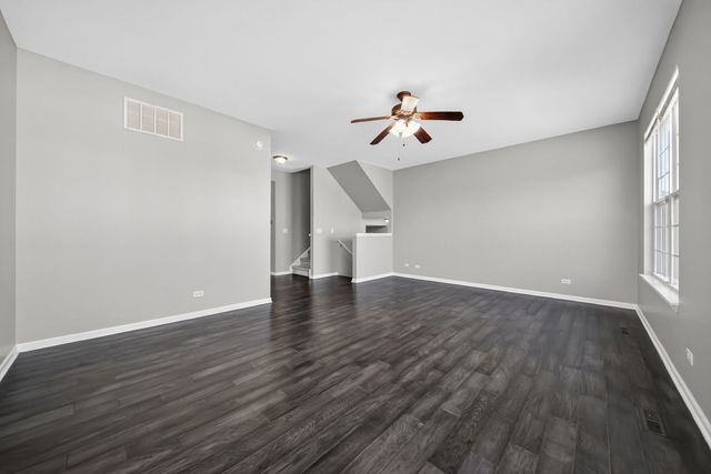 2321 Hudson Circle, Aurora, IL 60502