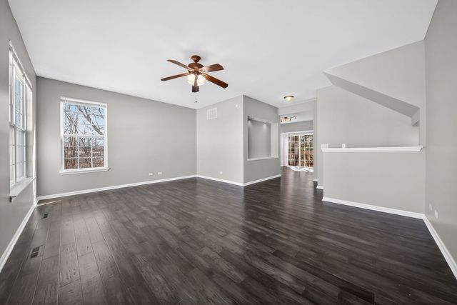 2321 Hudson Circle, Aurora, IL 60502