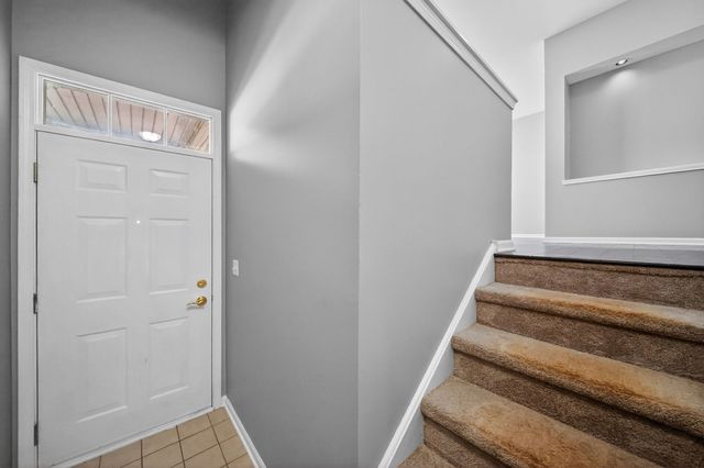 2321 Hudson Circle, Aurora, IL 60502