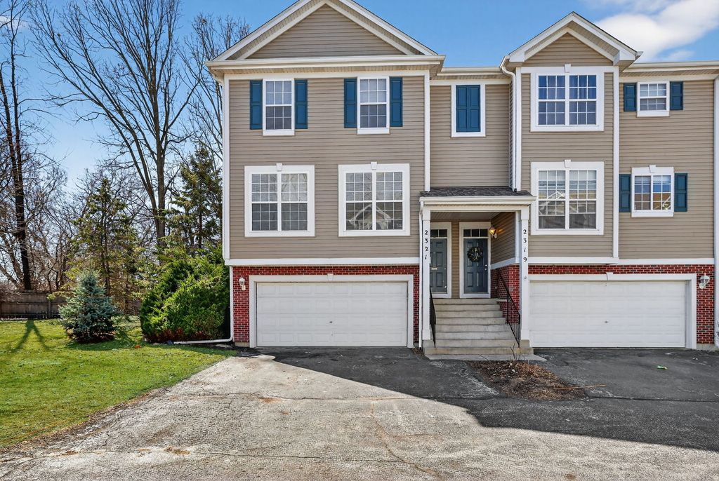 2321 Hudson Circle, Aurora, IL 60502