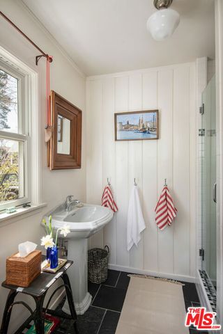 419 Hemlock Drive, Lake Arrowhead, CA 92352