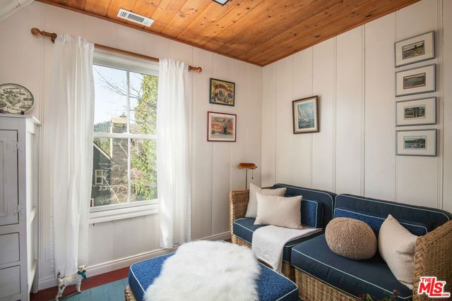 419 Hemlock Drive, Lake Arrowhead, CA 92352