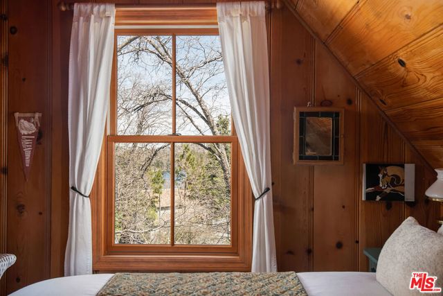 419 Hemlock Drive, Lake Arrowhead, CA 92352