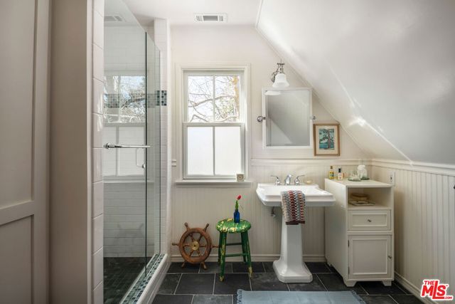 419 Hemlock Drive, Lake Arrowhead, CA 92352