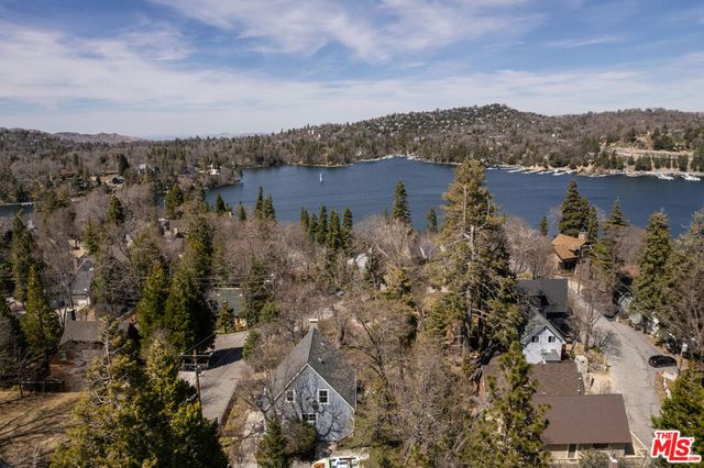 419 Hemlock Drive, Lake Arrowhead, CA 92352