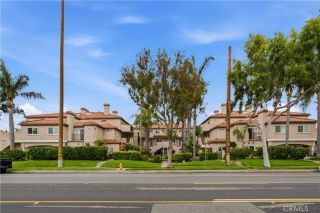 626 Lake 38, Huntington Beach, CA 92648