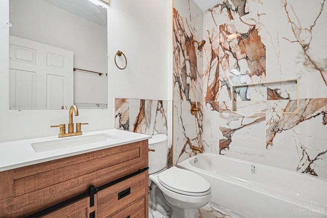 527 Sage Run Drive, Turtle Creek Twp, OH 45036