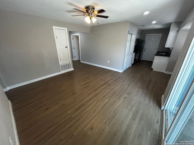 7447 Fieldgate, San Antonio, TX 78227