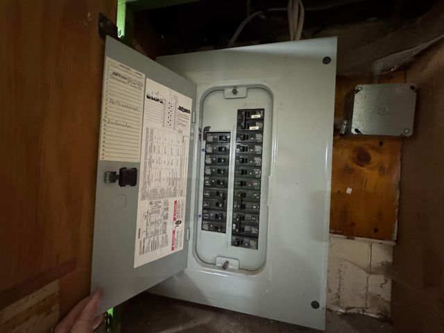 20290 Woodmont Street, Harper Woods, MI 48225