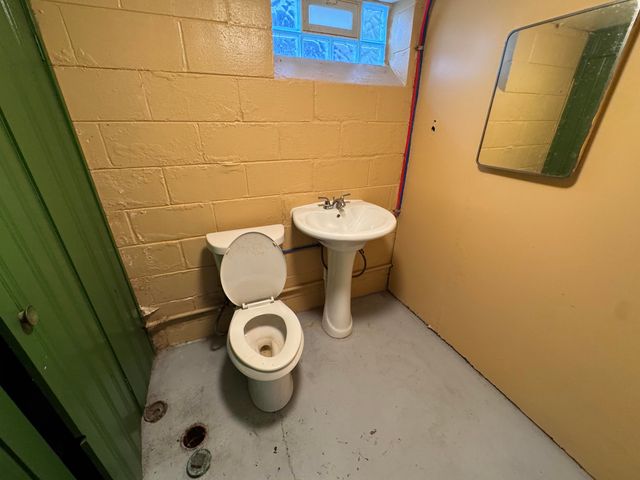 20290 Woodmont Street, Harper Woods, MI 48225