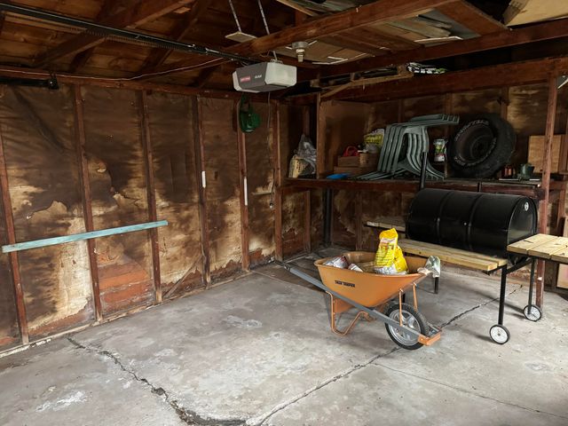 20290 Woodmont Street, Harper Woods, MI 48225